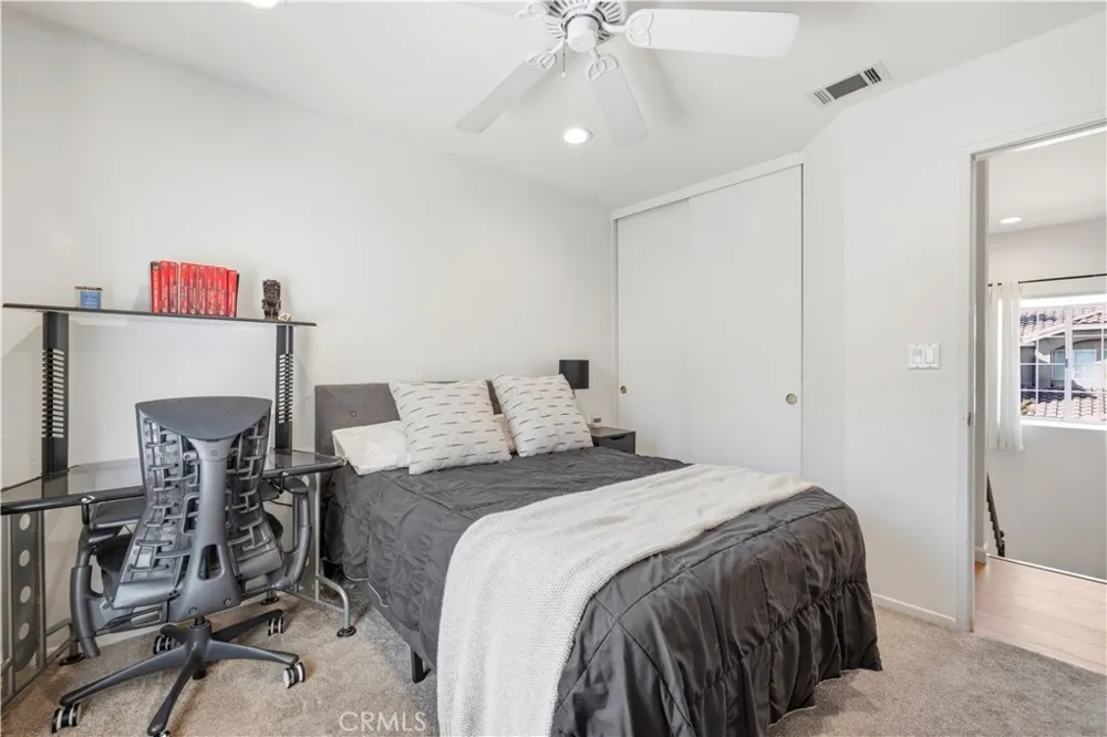 28127 Bobwhite Circle #98 Saugus, CA 91350