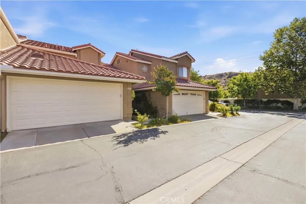 28127 Bobwhite Circle #98 Saugus, CA 91350
