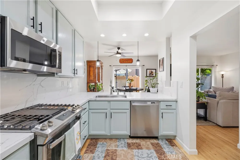 28127 Bobwhite Circle #98 Saugus, CA 91350