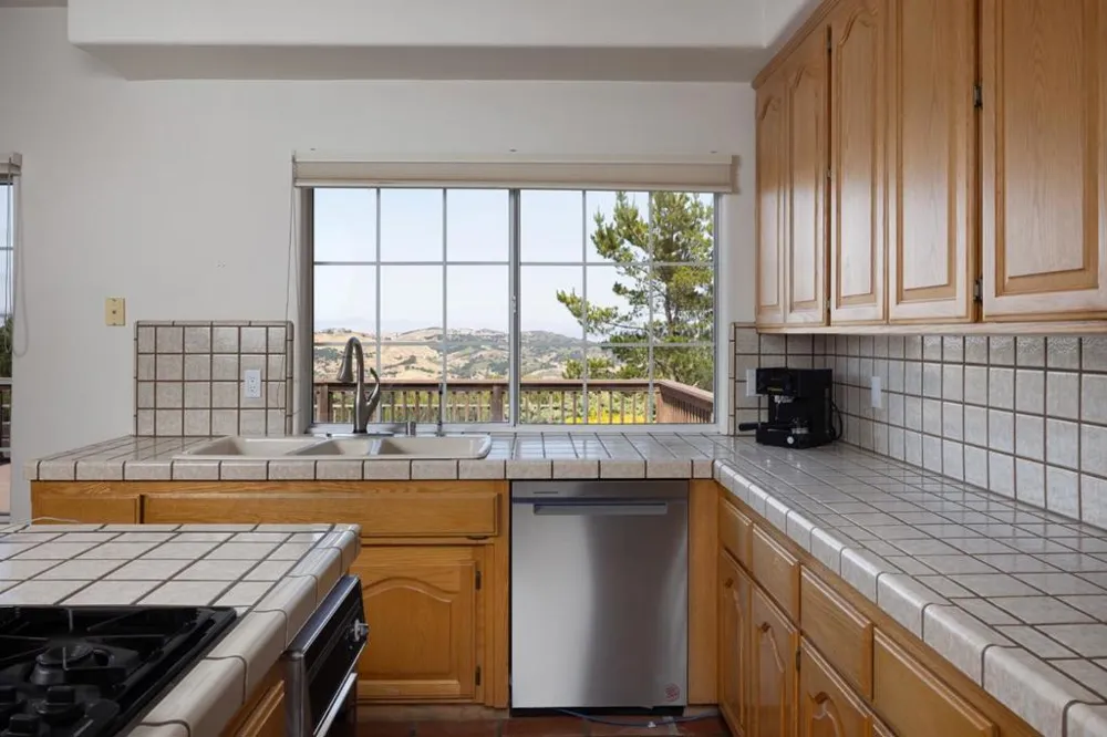 10590 Hidden Mesa Place Monterey, CA 93940