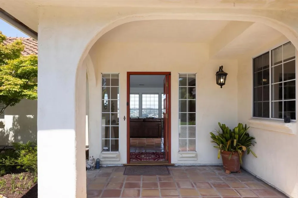 10590 Hidden Mesa Place Monterey, CA 93940