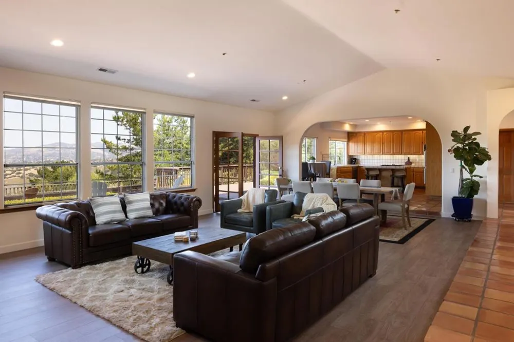 10590 Hidden Mesa Place Monterey, CA 93940
