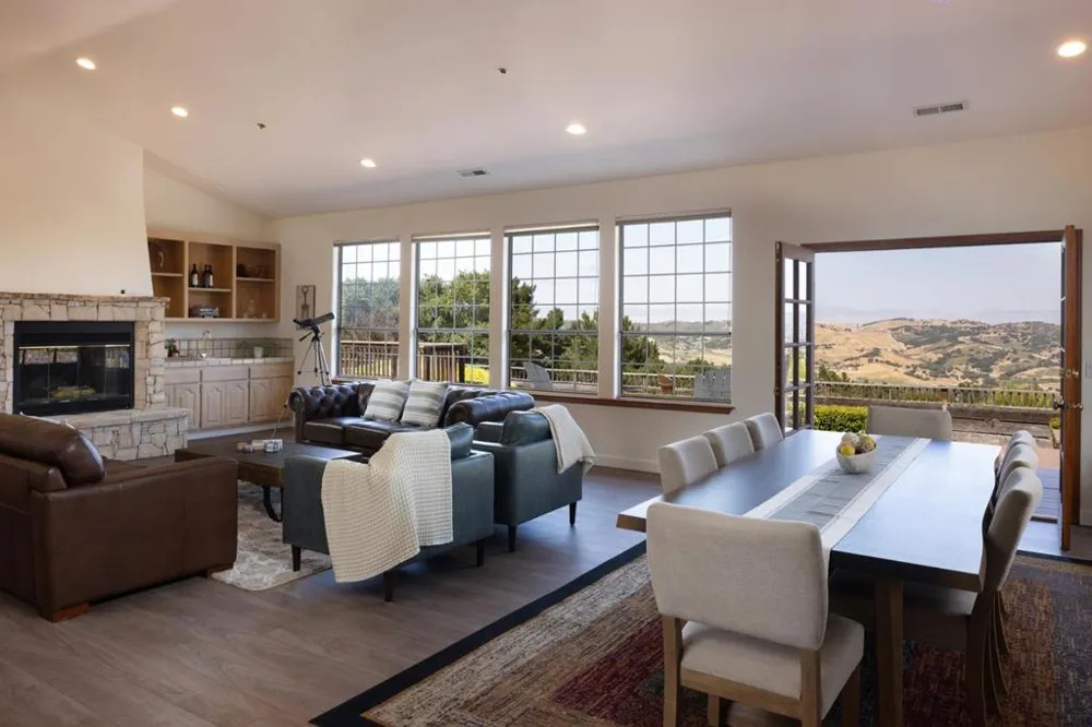 10590 Hidden Mesa Place Monterey, CA 93940