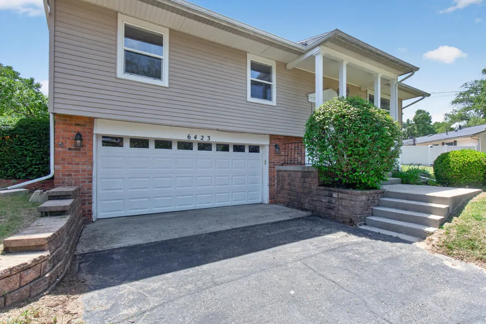 6423 Inverness Lane Jackson, MI 49201