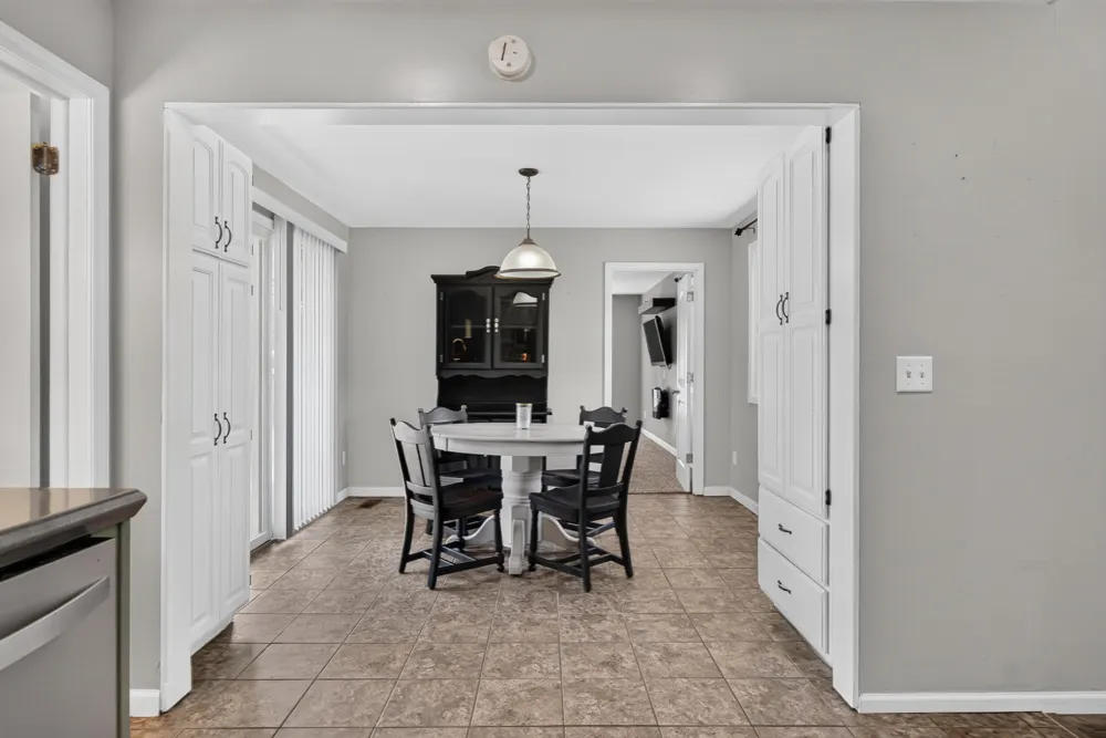 6423 Inverness Lane Jackson, MI 49201