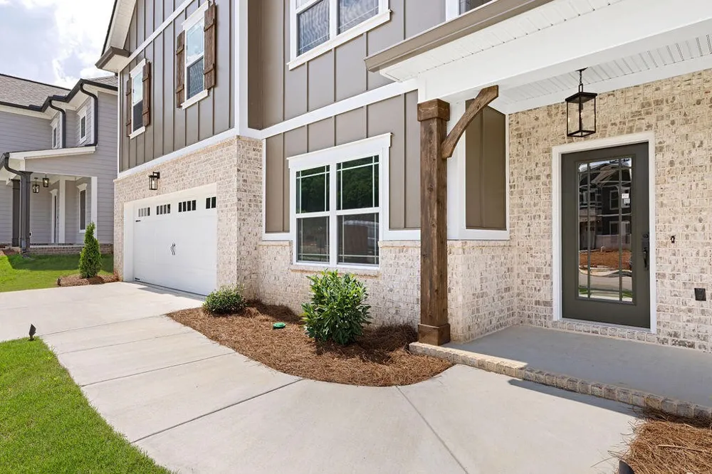 9828 Mayfly Road Ooltewah, TN 37363