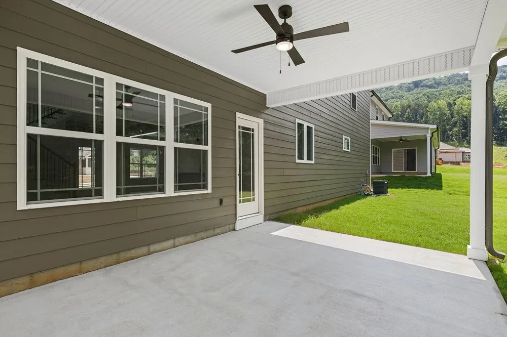 9828 Mayfly Road Ooltewah, TN 37363