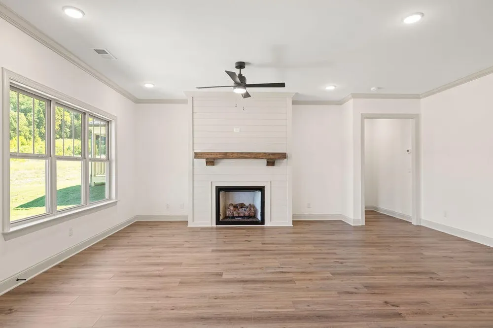 9839 Mayfly Road Ooltewah, TN 37363