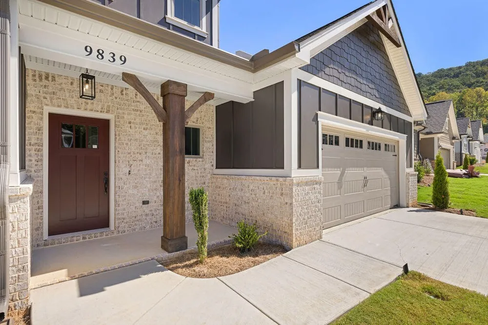 9839 Mayfly Road Ooltewah, TN 37363
