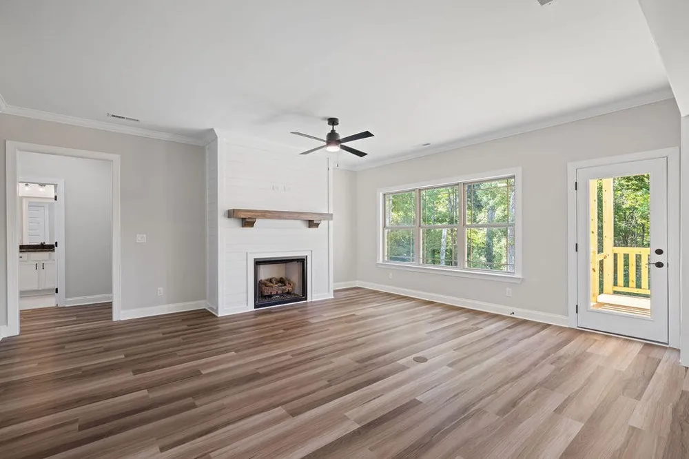 9804 Mayfly Road Ooltewah, TN 37363