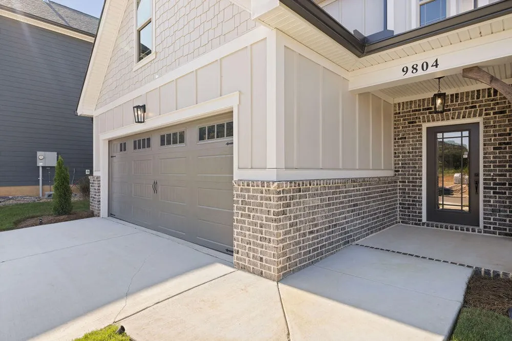 9804 Mayfly Road Ooltewah, TN 37363