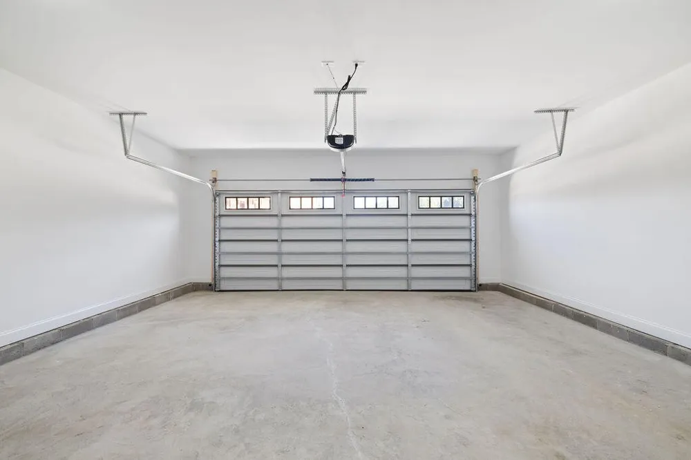 9804 Mayfly Road Ooltewah, TN 37363