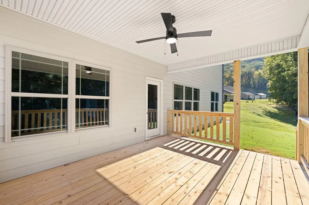 9804 Mayfly Road Ooltewah, TN 37363