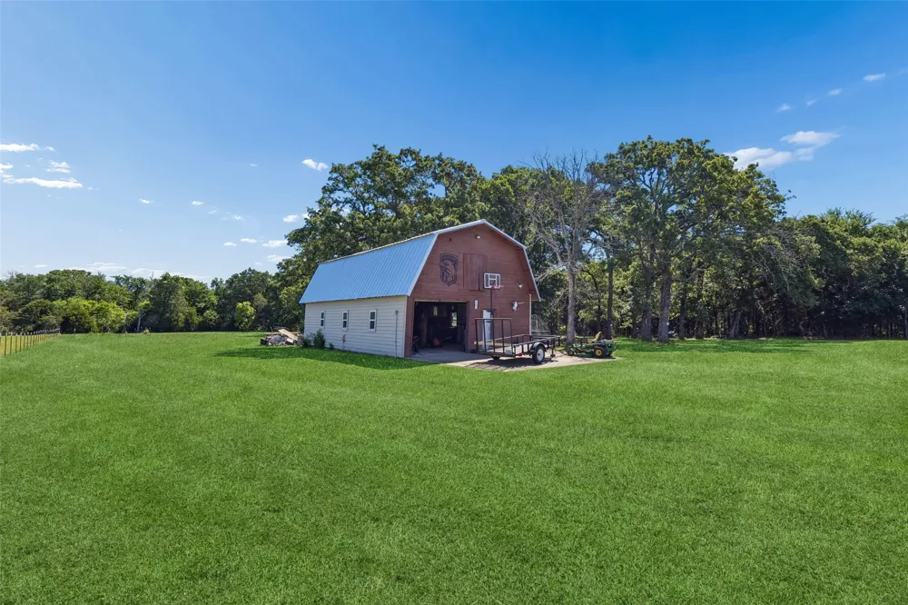 2986 Vz County Road 3208 Wills Point, TX 75169