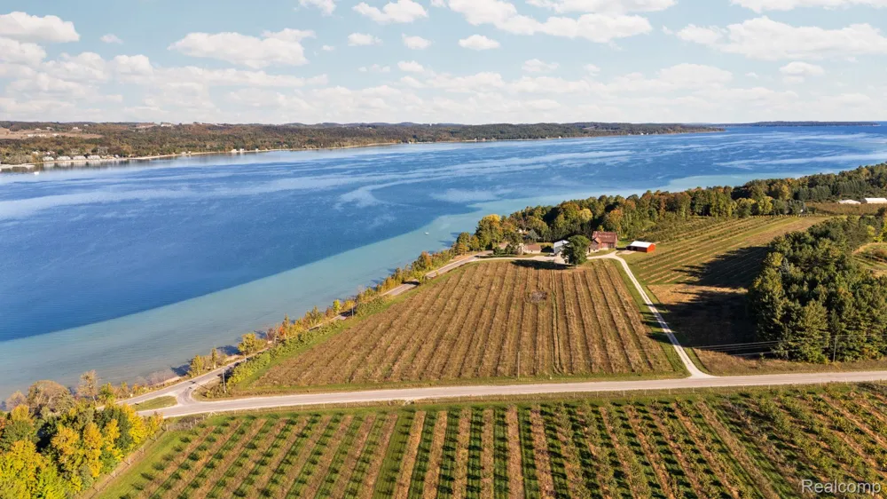 4 Cherry Beach Court Suttons Bay Township, MI 49682