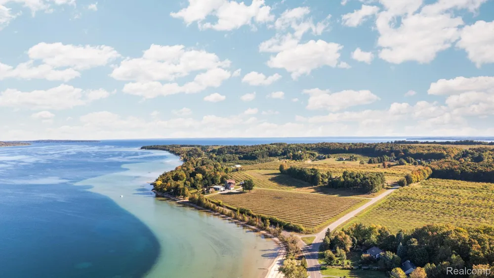 7 Cherry Beach Court Suttons Bay Township, MI 49682