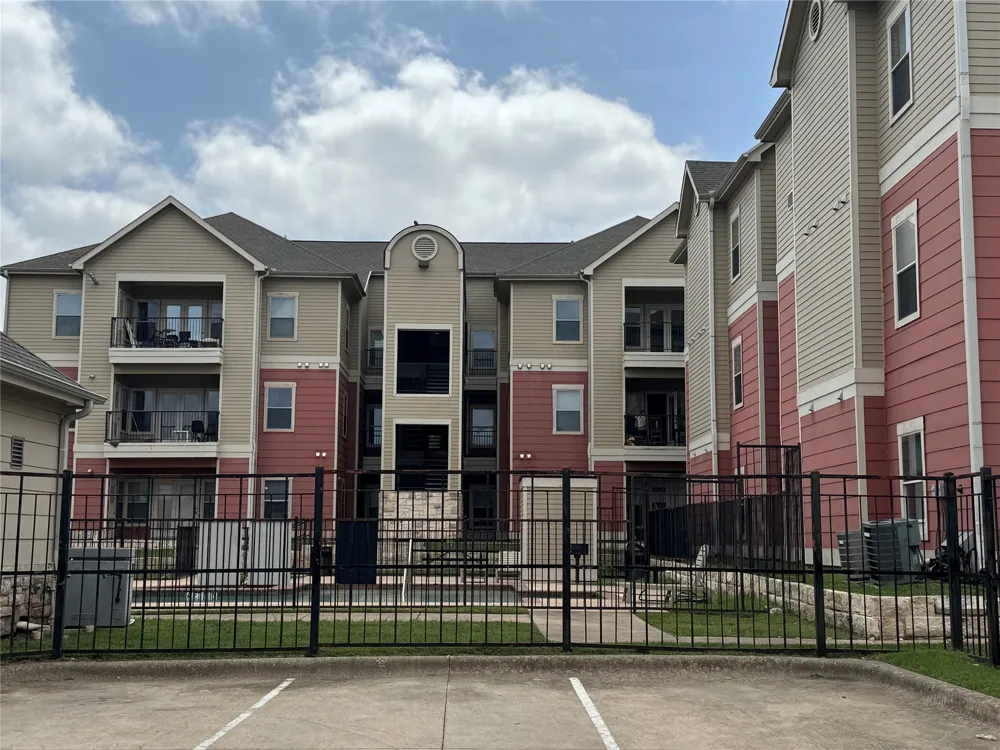 1901 Crossing Place #1101 Austin, TX 78741