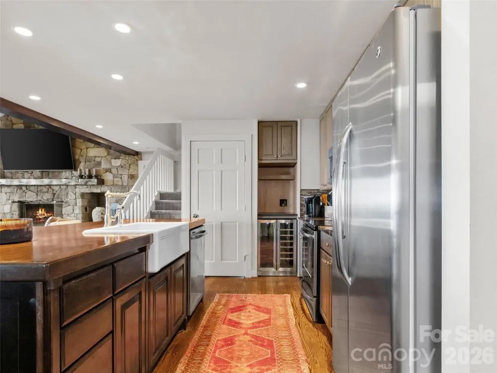 337 Rhododendron Lane Burnsville, NC 28714