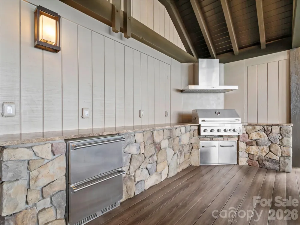 337 Rhododendron Lane Burnsville, NC 28714