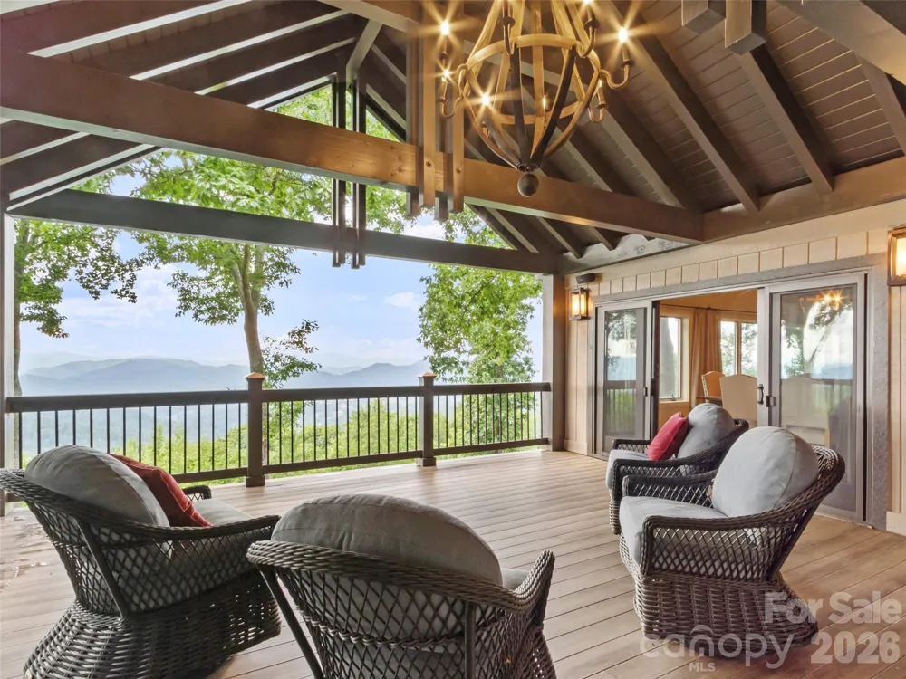 337 Rhododendron Lane Burnsville, NC 28714