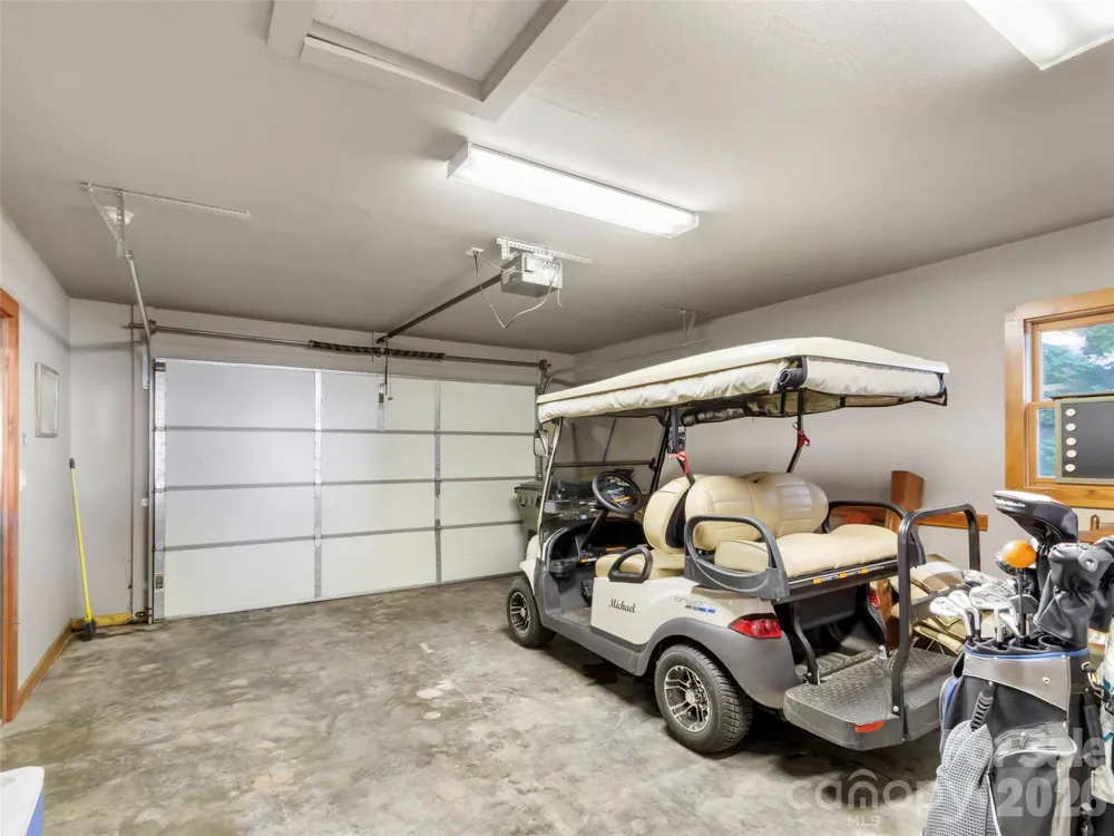 337 Rhododendron Lane Burnsville, NC 28714