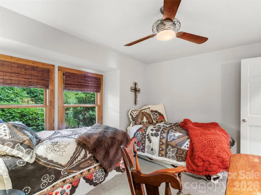 337 Rhododendron Lane Burnsville, NC 28714