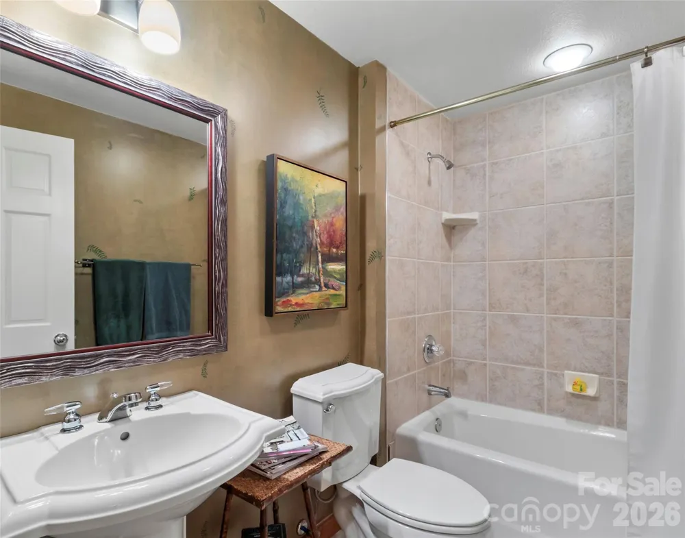 337 Rhododendron Lane Burnsville, NC 28714