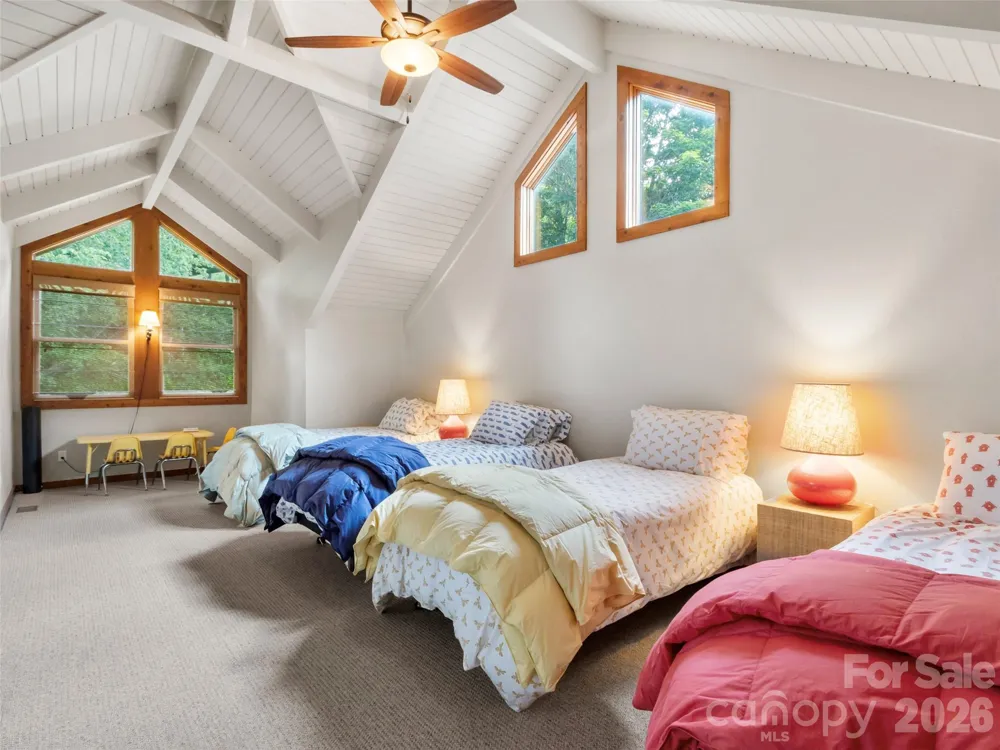 337 Rhododendron Lane Burnsville, NC 28714