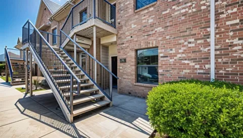1805 Signal Ridge Place #1805