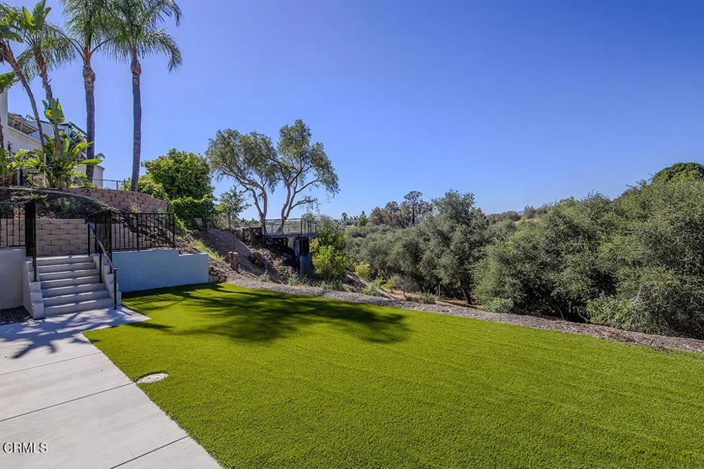 1048 Canyon Creek Place Escondido, CA 92025