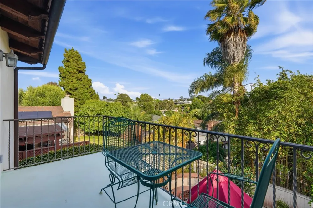 1206 3rd Street Manhattan Beach, CA 90266