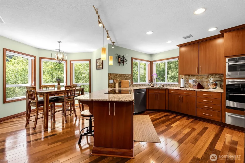15212 NE Winsor Drive Brush Prairie, WA 98606