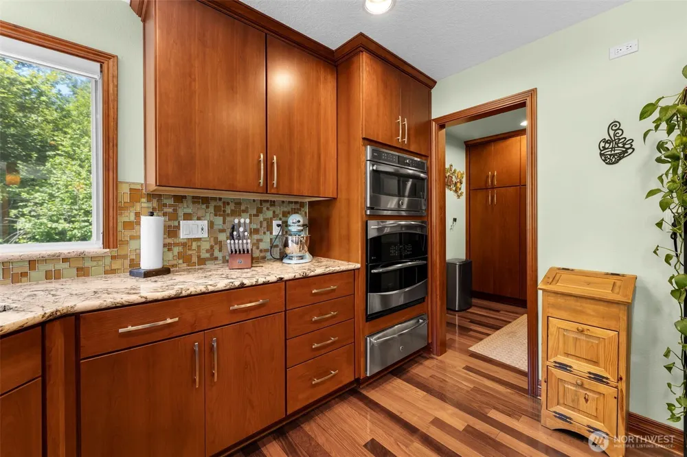 15212 NE Winsor Drive Brush Prairie, WA 98606