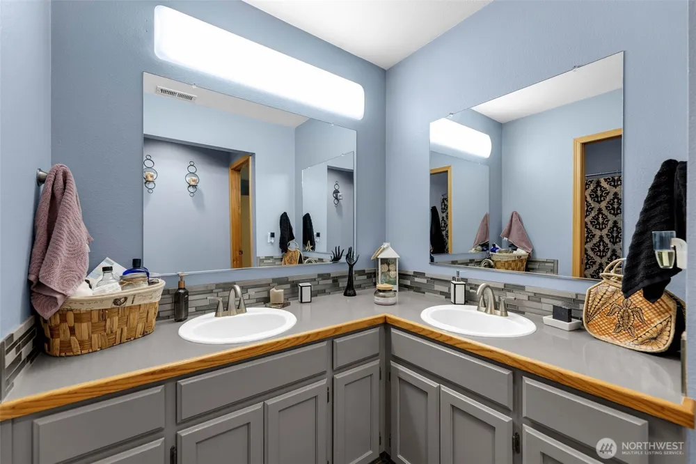 15212 NE Winsor Drive Brush Prairie, WA 98606