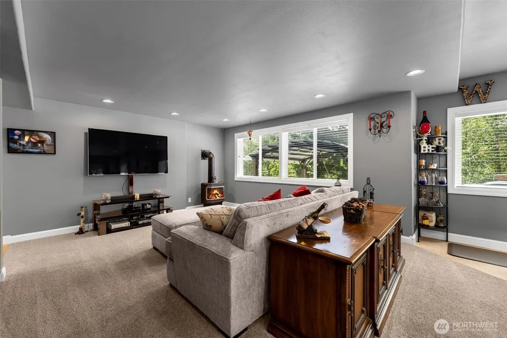 15212 NE Winsor Drive Brush Prairie, WA 98606