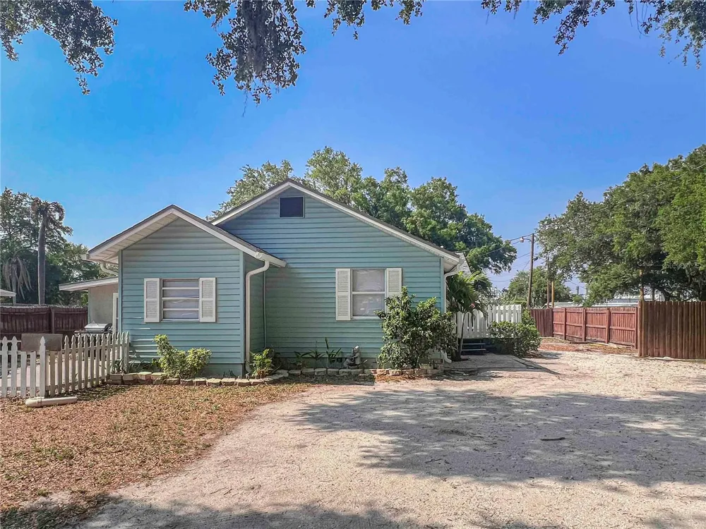 2137 ROSELAWN STREET #A Sarasota, FL 34231