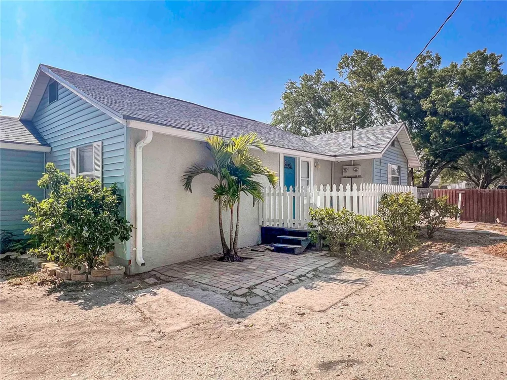 2137 ROSELAWN STREET #A Sarasota, FL 34231
