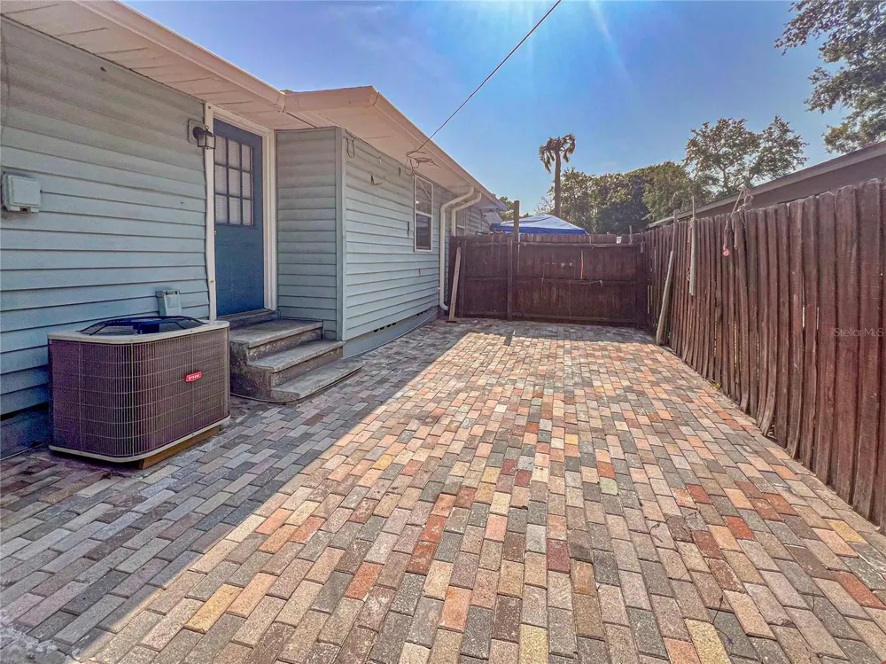 2137 ROSELAWN STREET #A Sarasota, FL 34231