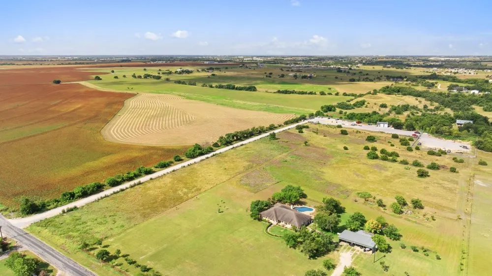 1920 County Road 130 Hutto, TX 78634