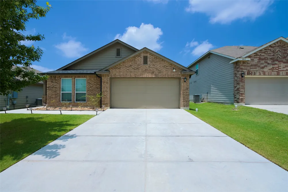 1041 Dumfries Drive Seguin, TX 78155
