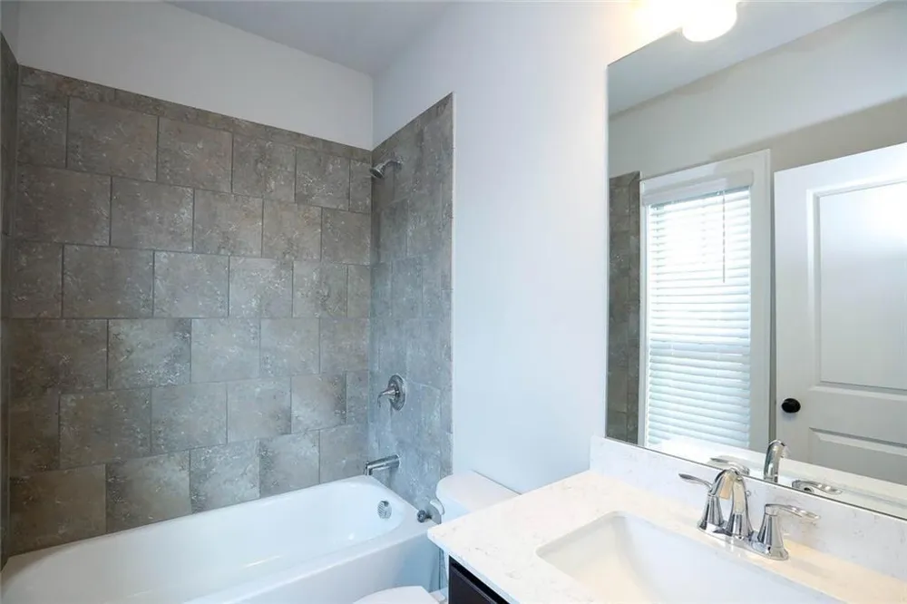 2117 Parkside Glen View Duluth, GA 30097