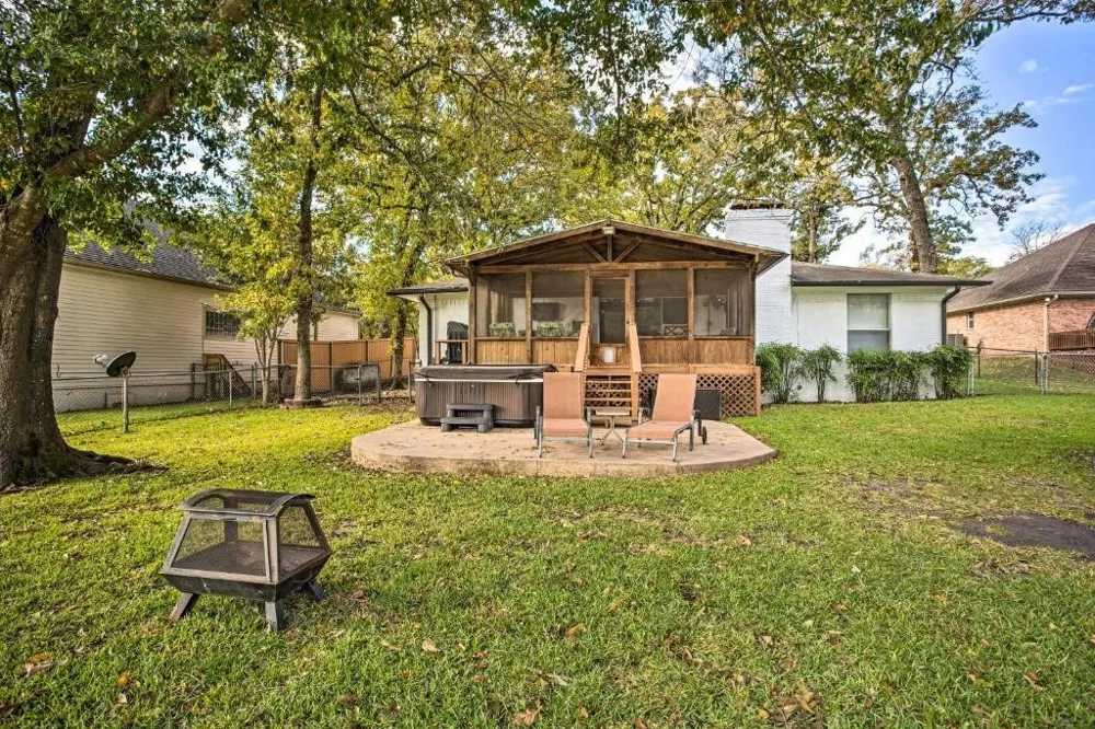 108 Camino Robles Street Gun Barrel City, TX 75156