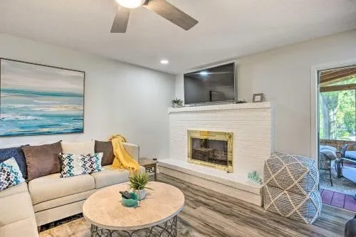 108 Camino Robles Street Gun Barrel City, TX 75156