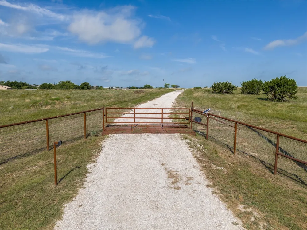 6825 Fm 920 Weatherford, TX 76088