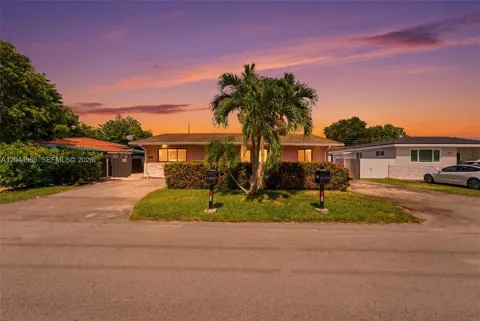 1421 SW 76 ct
