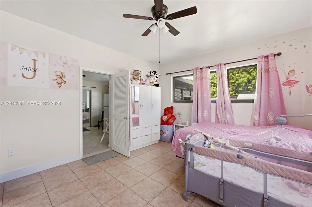 1421 SW 76 ct Miami, FL 33144