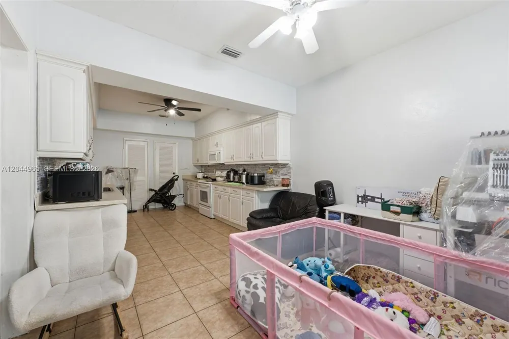 1421 SW 76 ct Miami, FL 33144