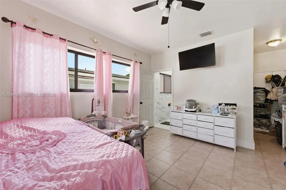 1421 SW 76 ct Miami, FL 33144