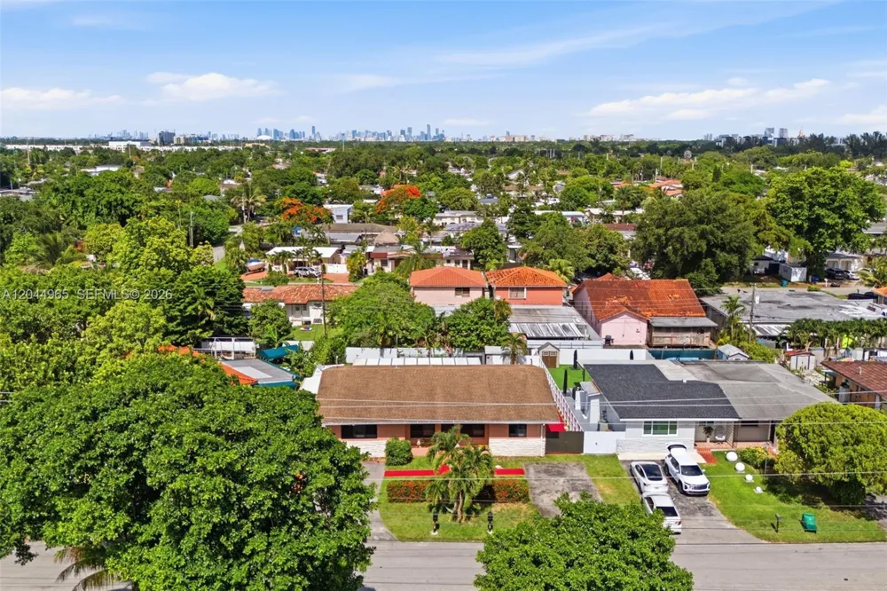 1421 SW 76 ct Miami, FL 33144