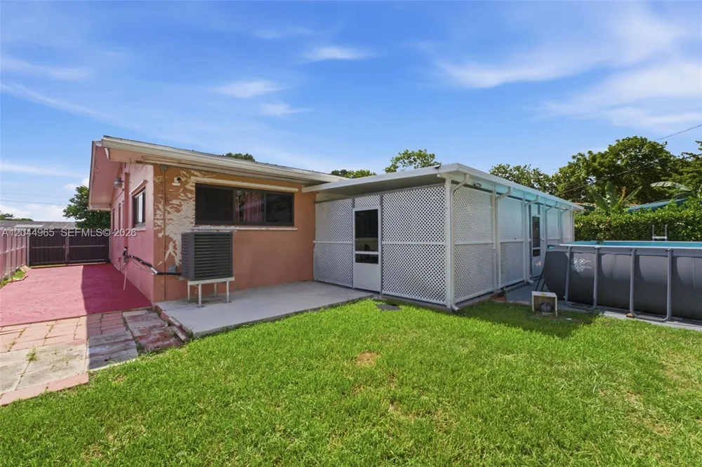 1421 SW 76 ct Miami, FL 33144